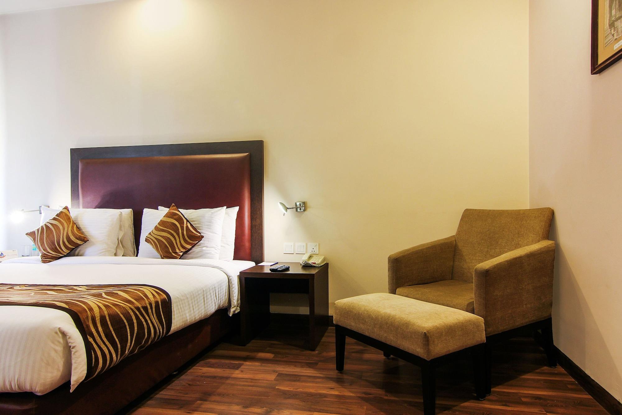 Vibe By The Lalit Traveller Hotell Faridabad Exteriör bild