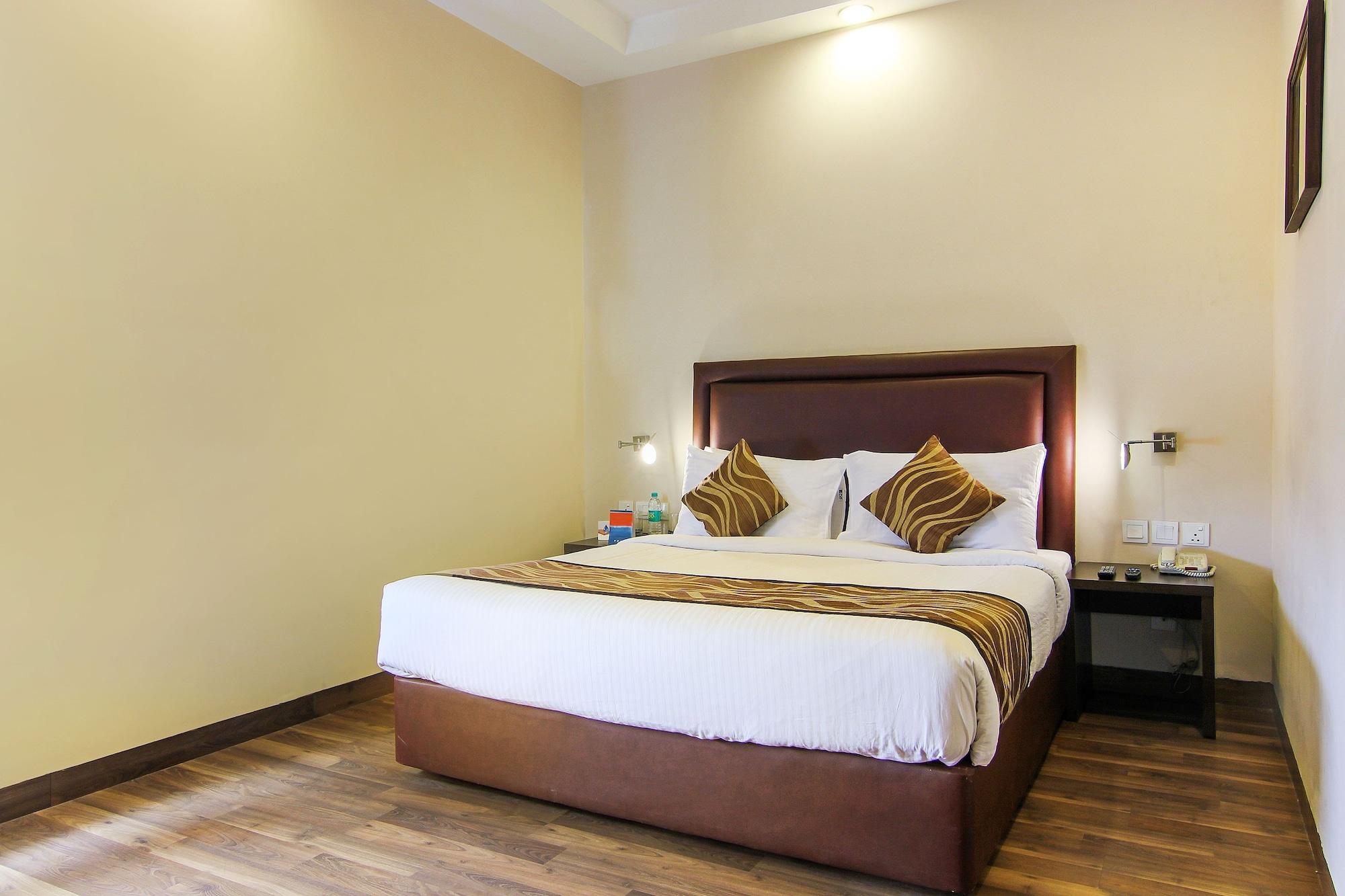 Vibe By The Lalit Traveller Hotell Faridabad Exteriör bild