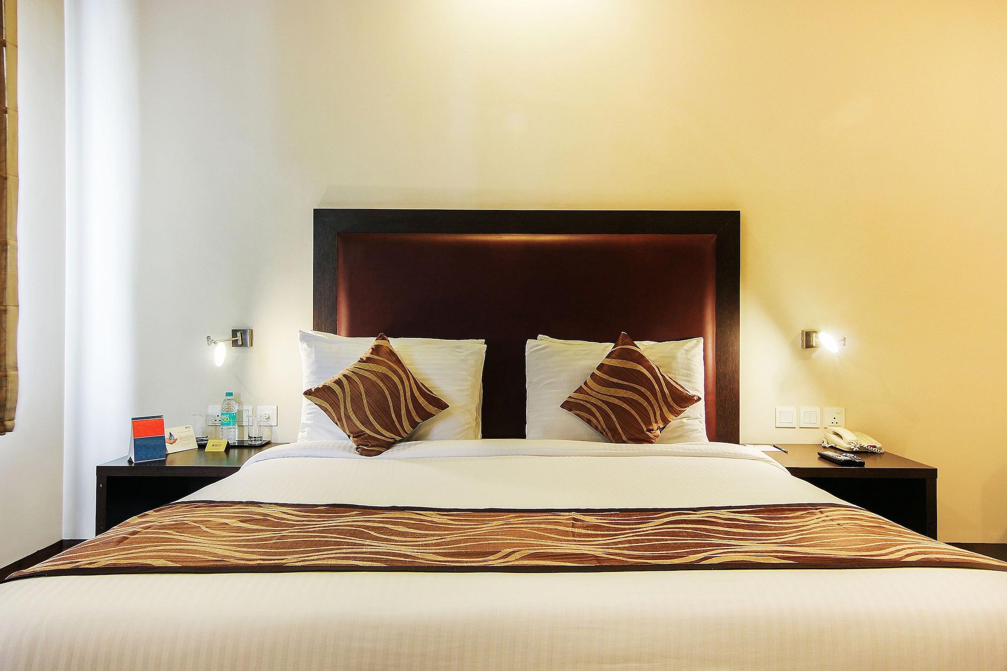 Vibe By The Lalit Traveller Hotell Faridabad Exteriör bild