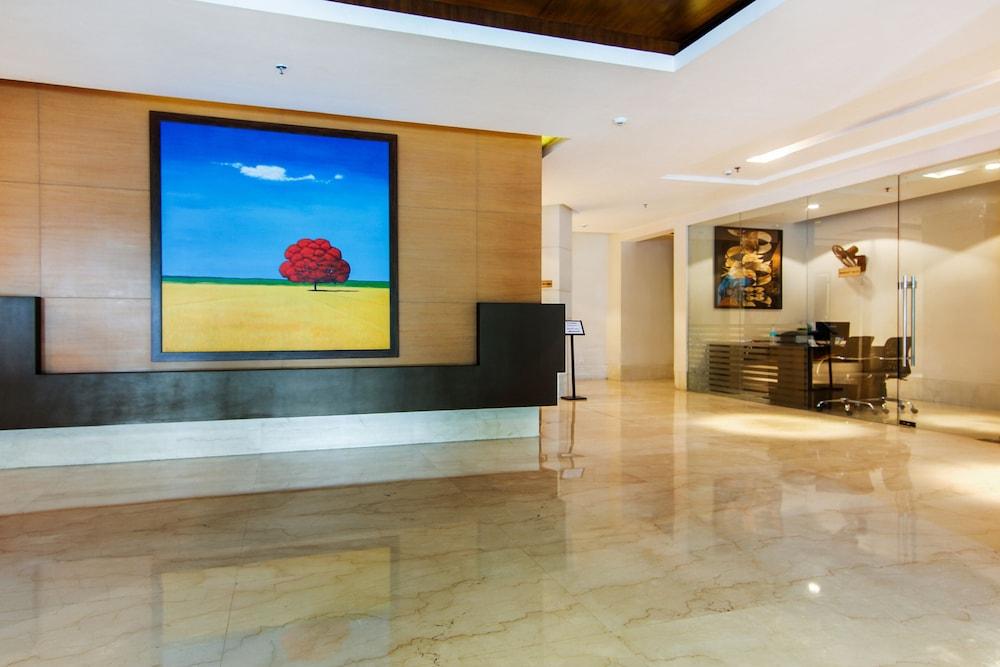 Vibe By The Lalit Traveller Hotell Faridabad Exteriör bild