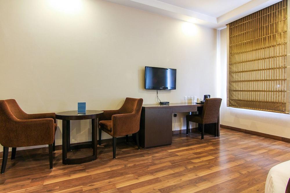 Vibe By The Lalit Traveller Hotell Faridabad Exteriör bild