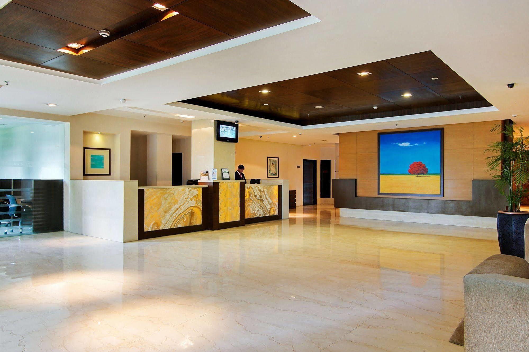 Vibe By The Lalit Traveller Hotell Faridabad Exteriör bild