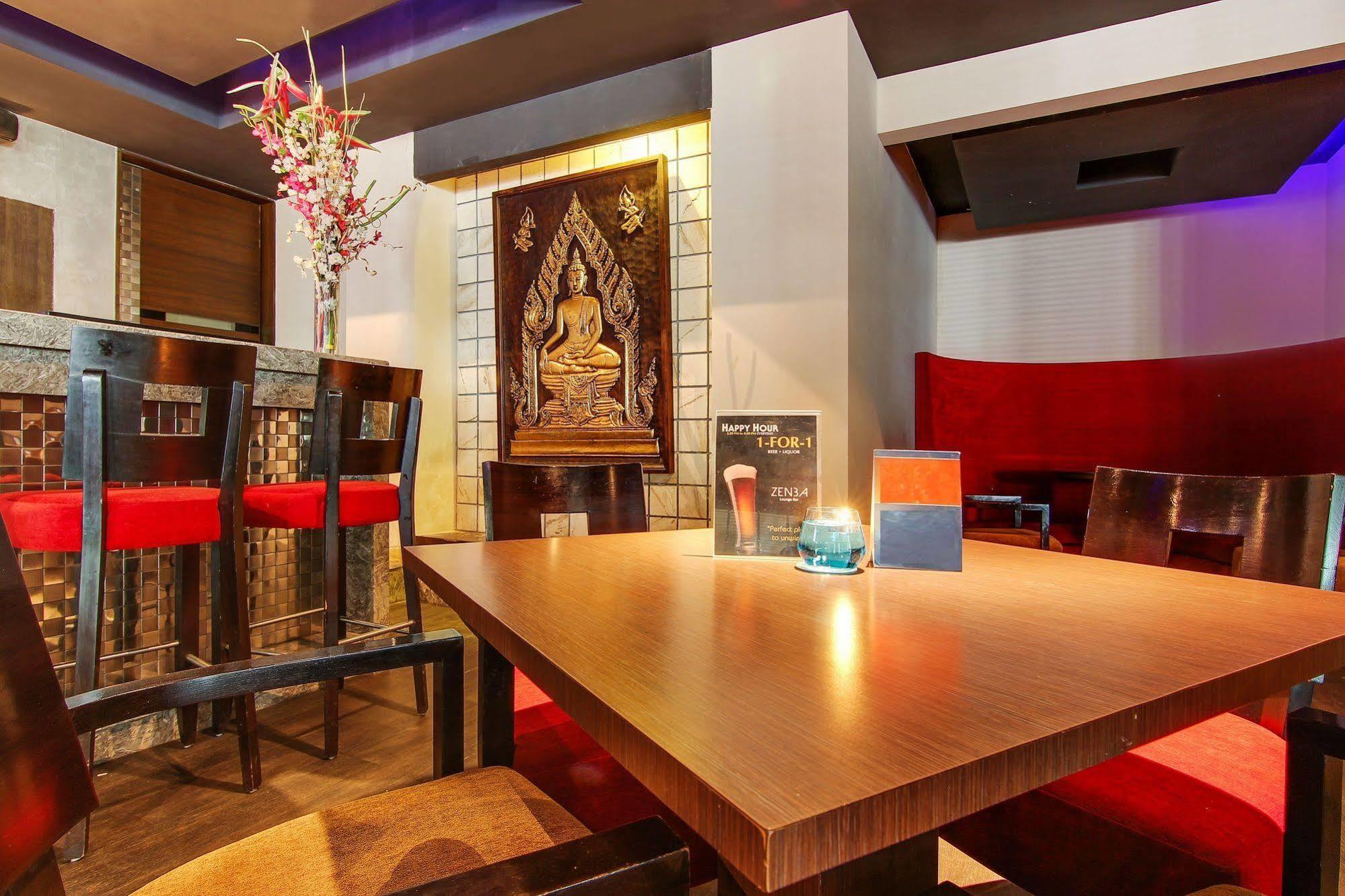 Vibe By The Lalit Traveller Hotell Faridabad Exteriör bild