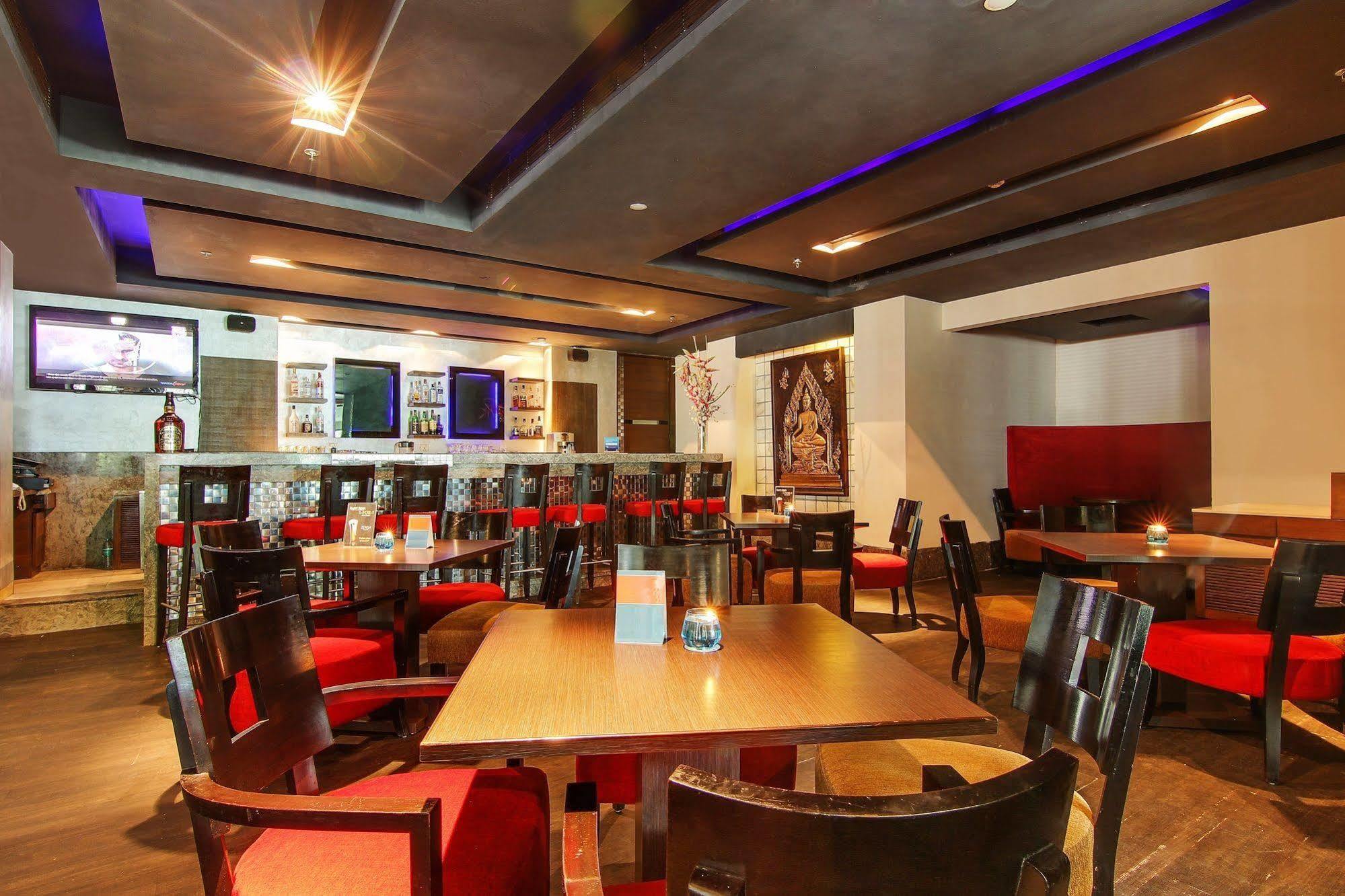 Vibe By The Lalit Traveller Hotell Faridabad Exteriör bild