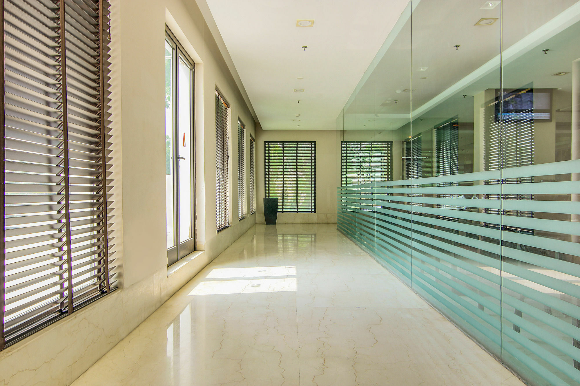 Vibe By The Lalit Traveller Hotell Faridabad Exteriör bild